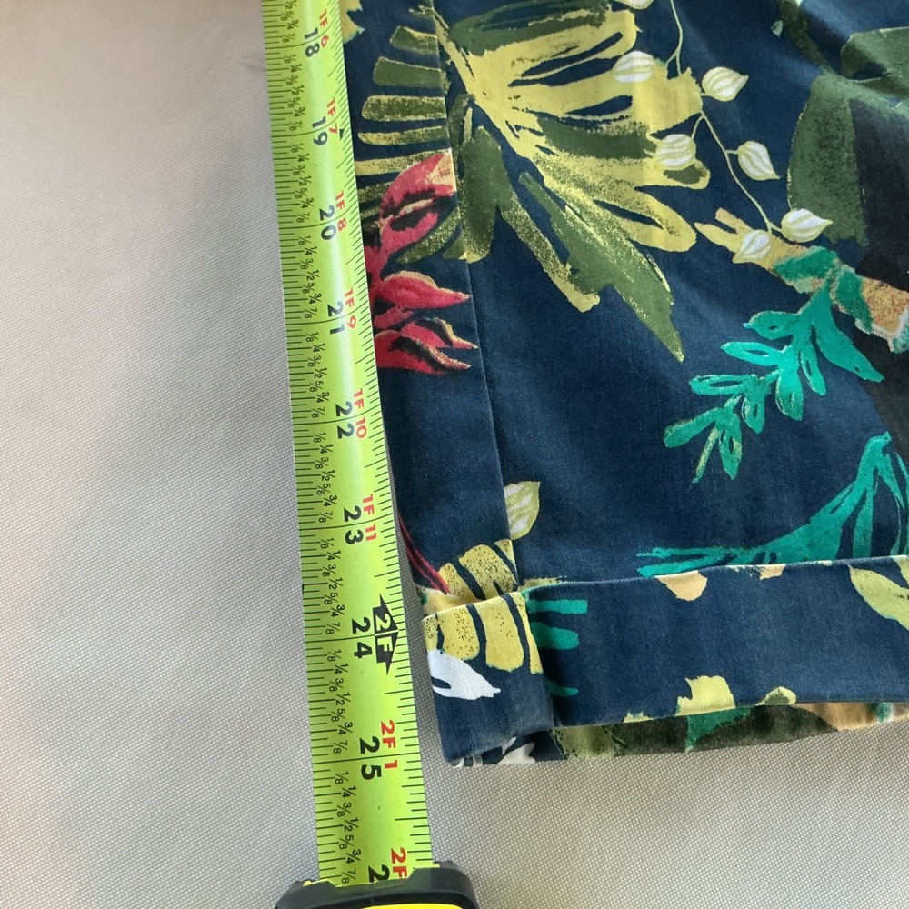 Chico's Size‎ 1.5P (10) Tropical Print Ankle Pants Cuffed Navy Blue Print - Picture 6 of 9